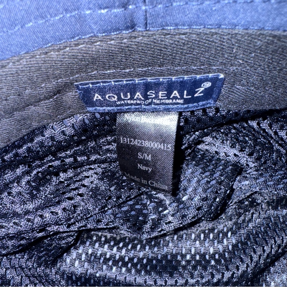 NWOT SEALSKINZ Waterproof Lightweight Bucket Hat S / M Navy - Picture 5 of 7